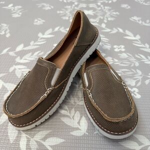 Ariat Women’s Cruiser 360 Bomber Brown and White Slip-On Loafers 9M